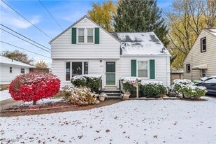 5617 E 139th St in Garfield Heights, OH - Building Photo