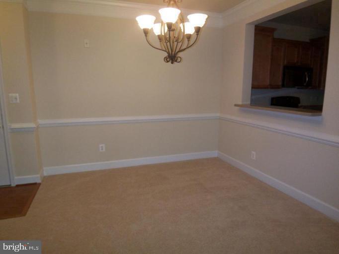 7065 Heritage Hunt Dr in Gainesville, VA - Building Photo