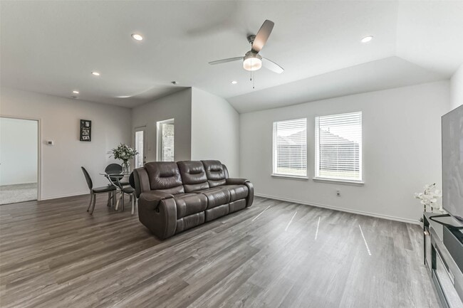 property at 712 Brazos Trl