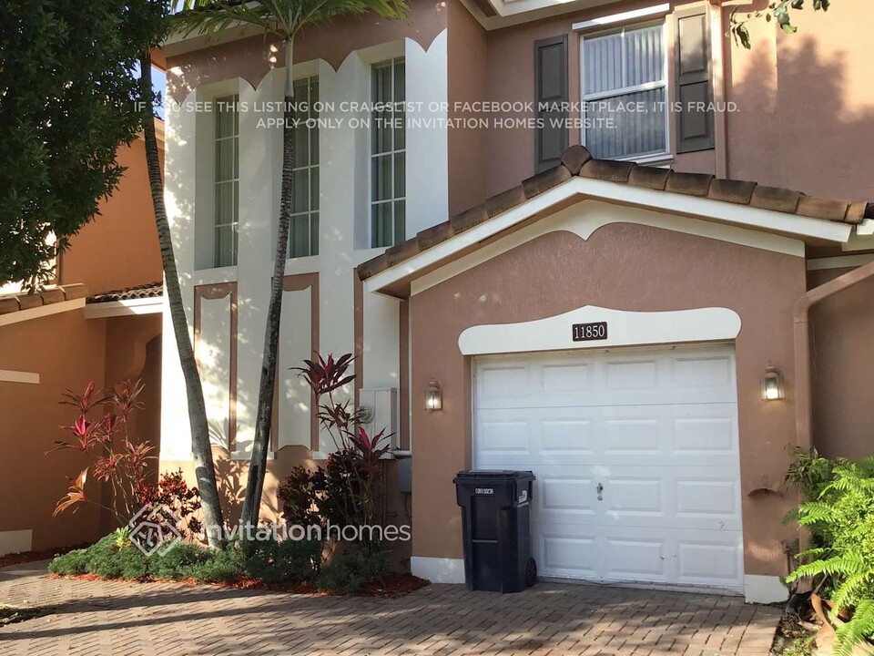 11850 SW 154th Ave in Miami, FL - Building Photo