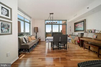 11700 Old Georgetown Rd in Rockville, MD - Foto de edificio - Building Photo