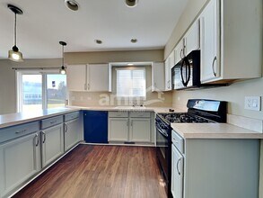 2735 Lahinch Dr in Aurora, IL - Building Photo - Building Photo