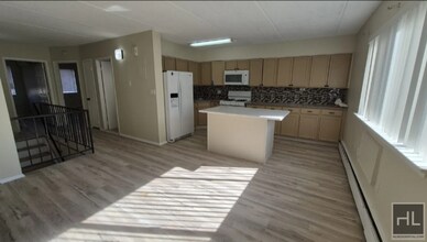448 E 185th St-Unit -2F in Bronx, NY - Building Photo - Building Photo