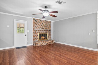 203 Elizabeth Ct in Fort Walton Beach, FL - Building Photo - Building Photo