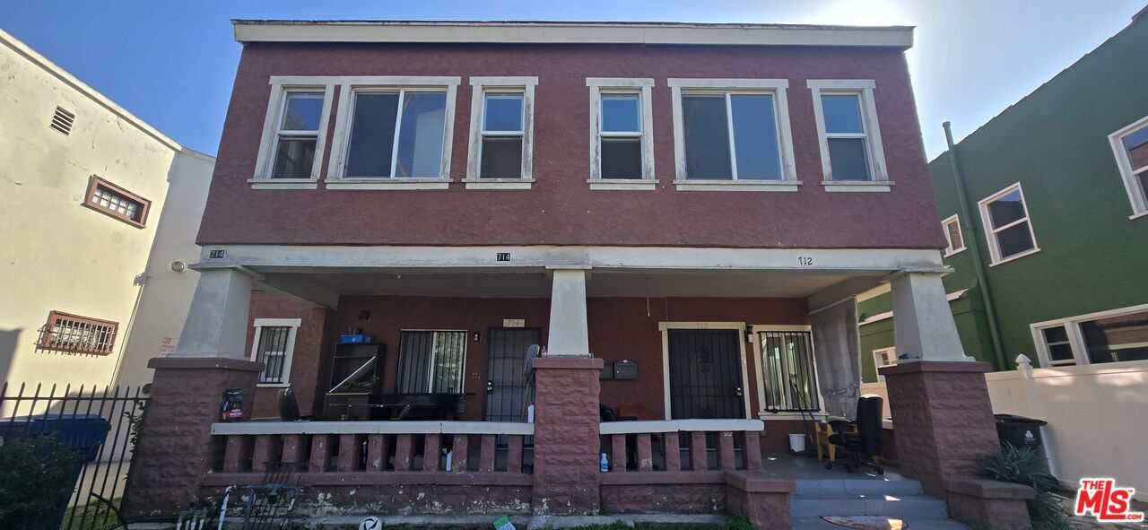 712 W 46th St in Los Angeles, CA - Building Photo