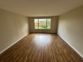 6115 Piedmont Pl SW in Albany, OR - Building Photo - Building Photo