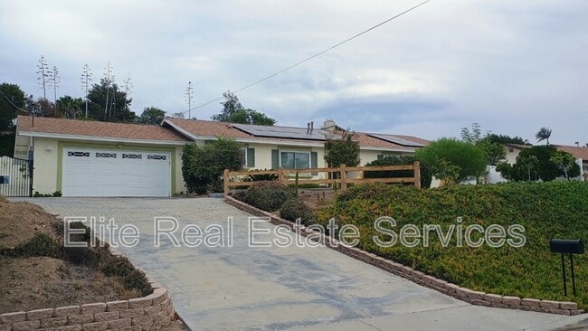 255 Camino Del Cerro Grande in Bonita, CA - Foto de edificio - Building Photo
