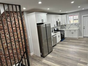 2041 S Norwood St in Philadelphia, PA - Foto de edificio - Building Photo