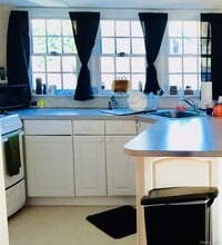 7 Harbor View Rd in Stony Brook, NY - Building Photo - Building Photo