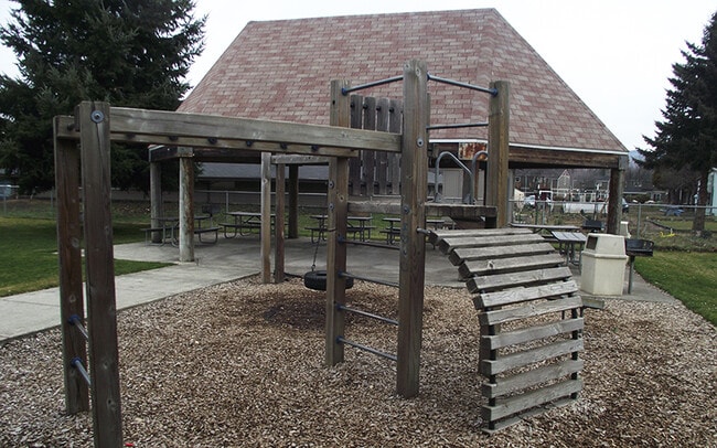 Wyeast Vista Apartments in Hood River, OR - Building Photo - Building Photo