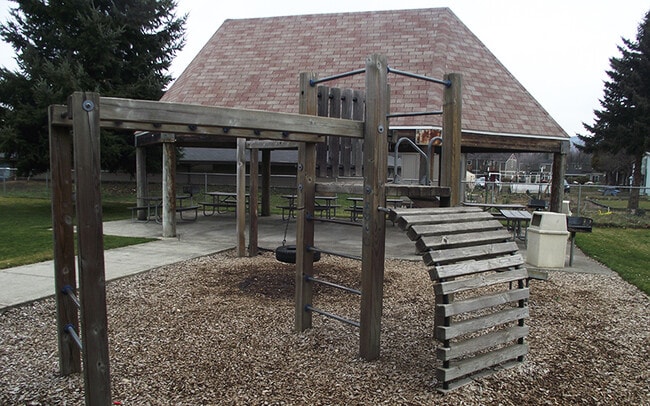 Wyeast Vista in Hood River, OR - Foto de edificio - Building Photo