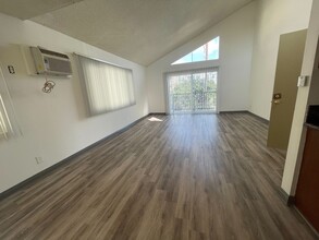 3730 S Sepulveda Blvd, Unit 205 in Los Angeles, CA - Building Photo - Building Photo