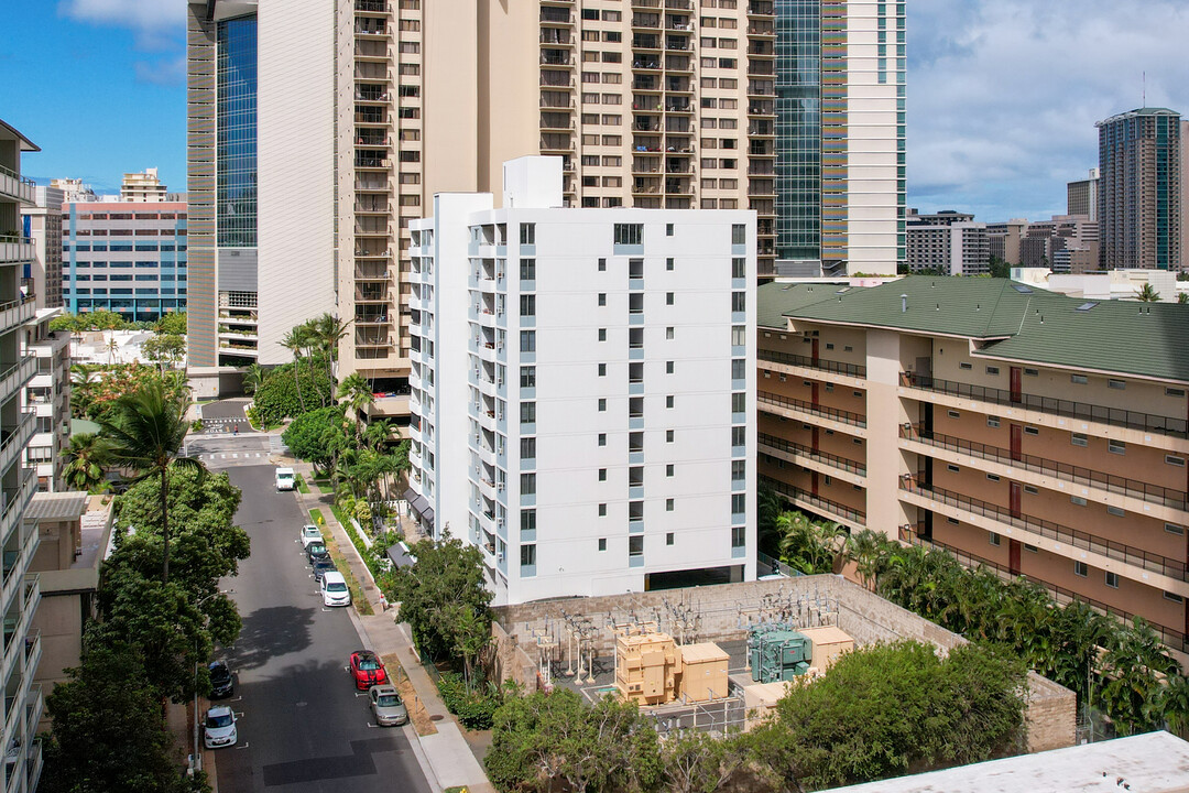 Kaiolu Sunrise in Honolulu, HI - Foto de edificio