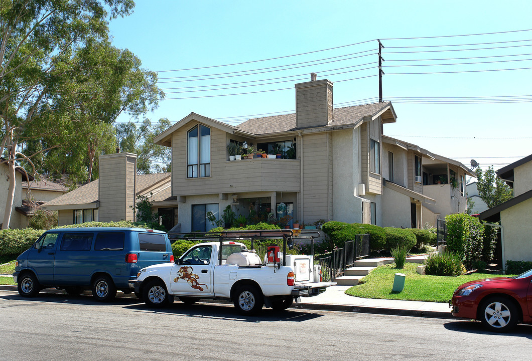 23202 Saguaro St in Lake Forest, CA - Building Photo