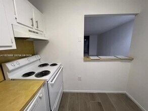 16851 NE 23rd Ave in North Miami Beach, FL - Building Photo - Building Photo