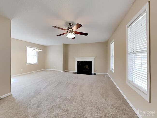 238 Hampton Dr photo'