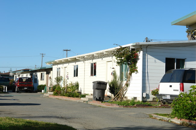 1057 N Sanborn Rd in Salinas, CA - Building Photo - Building Photo