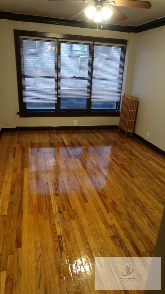 property at 846 W Montrose Ave