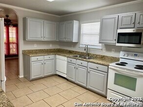 9003 Quaker in Selma, TX - Building Photo - Building Photo