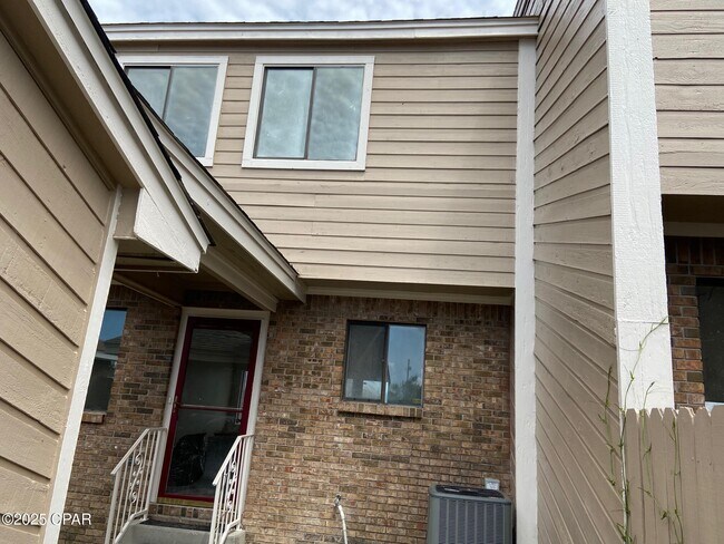 113 Marin Dr in Panama City, FL - Foto de edificio - Building Photo