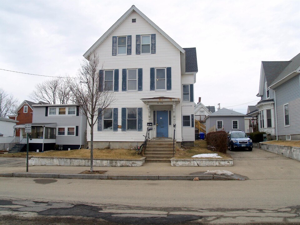 260 Laurel St in Manchester, NH - Building Photo