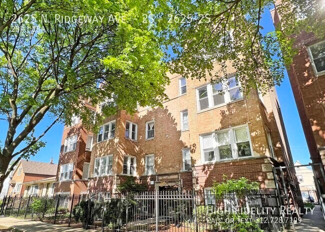 property at 2625 N Ridgeway Ave
