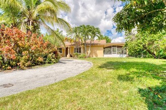 5130 SW 208th Ln in Southwest Ranches, FL - Building Photo - Building Photo