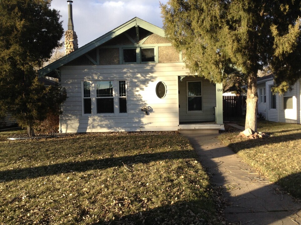 1208 W 31st St in Cheyenne, WY - Building Photo