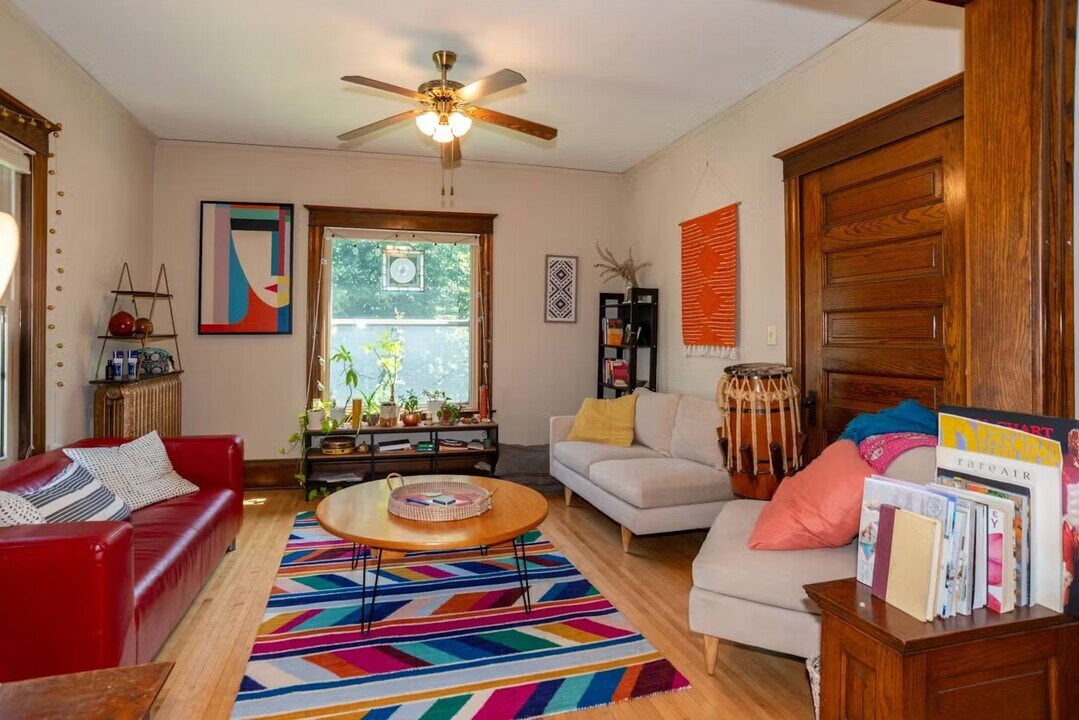 3216 15th Ave S in Minneapolis, MN - Building Photo