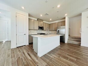 11659 Desert Hollow Avenue in Las Vegas, NV - Building Photo - Building Photo