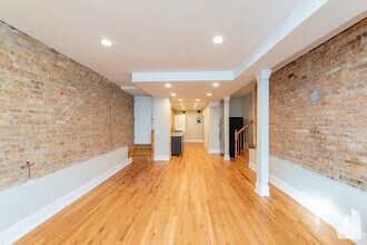 1122 W Addison St in Chicago, IL - Foto de edificio - Building Photo