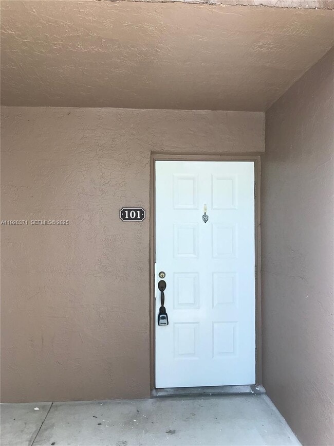 1250 SW 113th Terrace in Pembroke Pines, FL - Building Photo - Building Photo