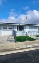 245 E 219th St in Carson, CA - Building Photo