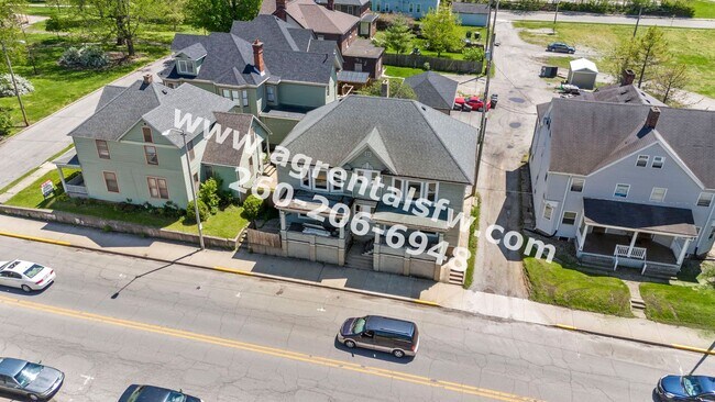 1829 Broadway-Unit -1831 Broadway #1 in Fort Wayne, IN - Building Photo - Building Photo