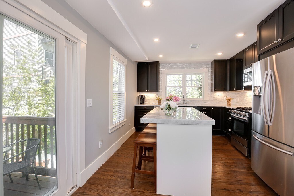 29 Bonair St in Somerville, MA - Building Photo