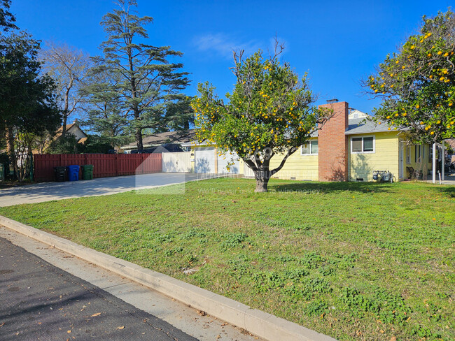 17605 Horace St in Los Angeles, CA - Building Photo - Building Photo