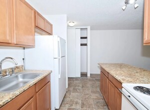 7164 SW Oleson Rd in Portland, OR - Building Photo - Building Photo