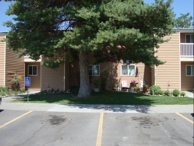 Cedars Apartments in Shelley, ID - Building Photo