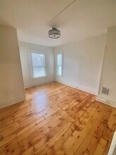 8 Willow St in Beacon, NY - Foto de edificio - Building Photo