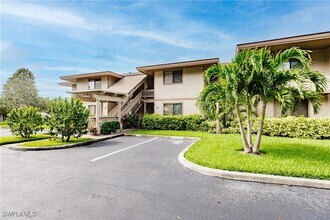 64 4th St in Bonita Springs, FL - Foto de edificio - Building Photo