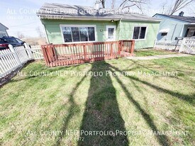 1748 Ward Rd in Columbus, OH - Building Photo