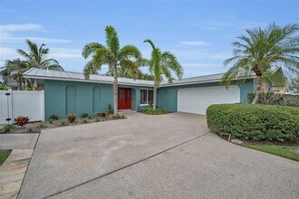 113 12th St in Belleair Beach, FL - Building Photo - Building Photo