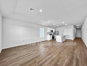 6116 Holm Oak Rd in Edmond, OK - Building Photo - Building Photo