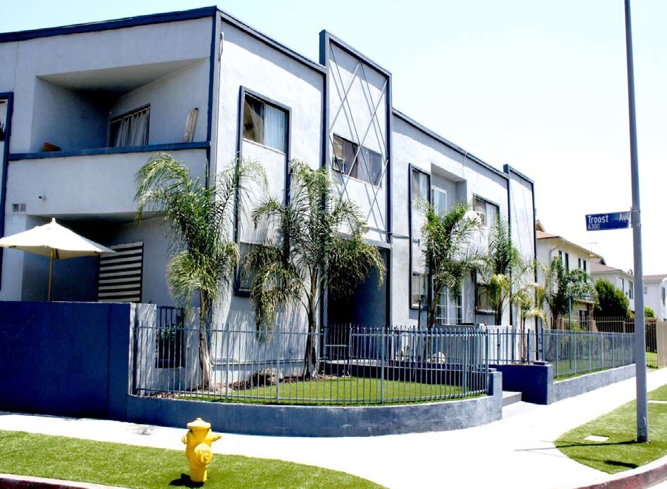 Sylvan Apartments in North Hollywood, CA - Foto de edificio