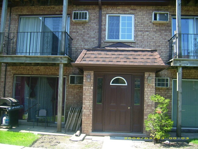 property at 115 E Dundee Rd