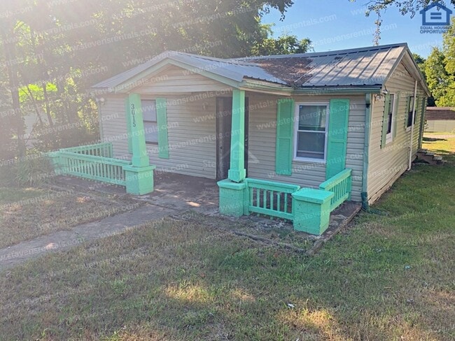 property at 3015 Sunset Ave