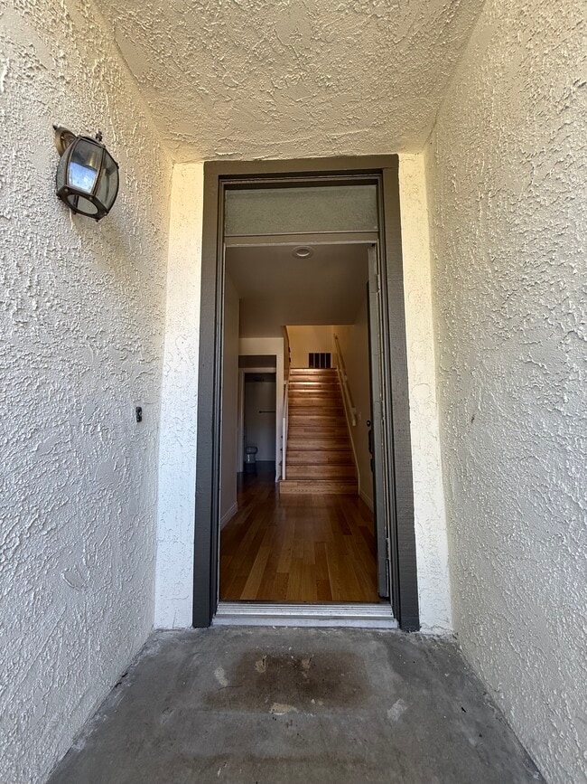 1758 Palisades Dr in Pacific Palisades, CA - Building Photo - Building Photo