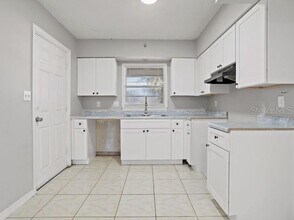 5614 Riviera Dr in Orlando, FL - Building Photo - Building Photo