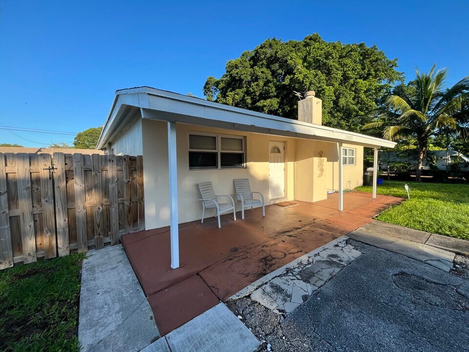 14885 Whatley Rd in Delray Beach, FL - Building Photo