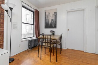316 E 96th St in New York, NY - Building Photo - Building Photo